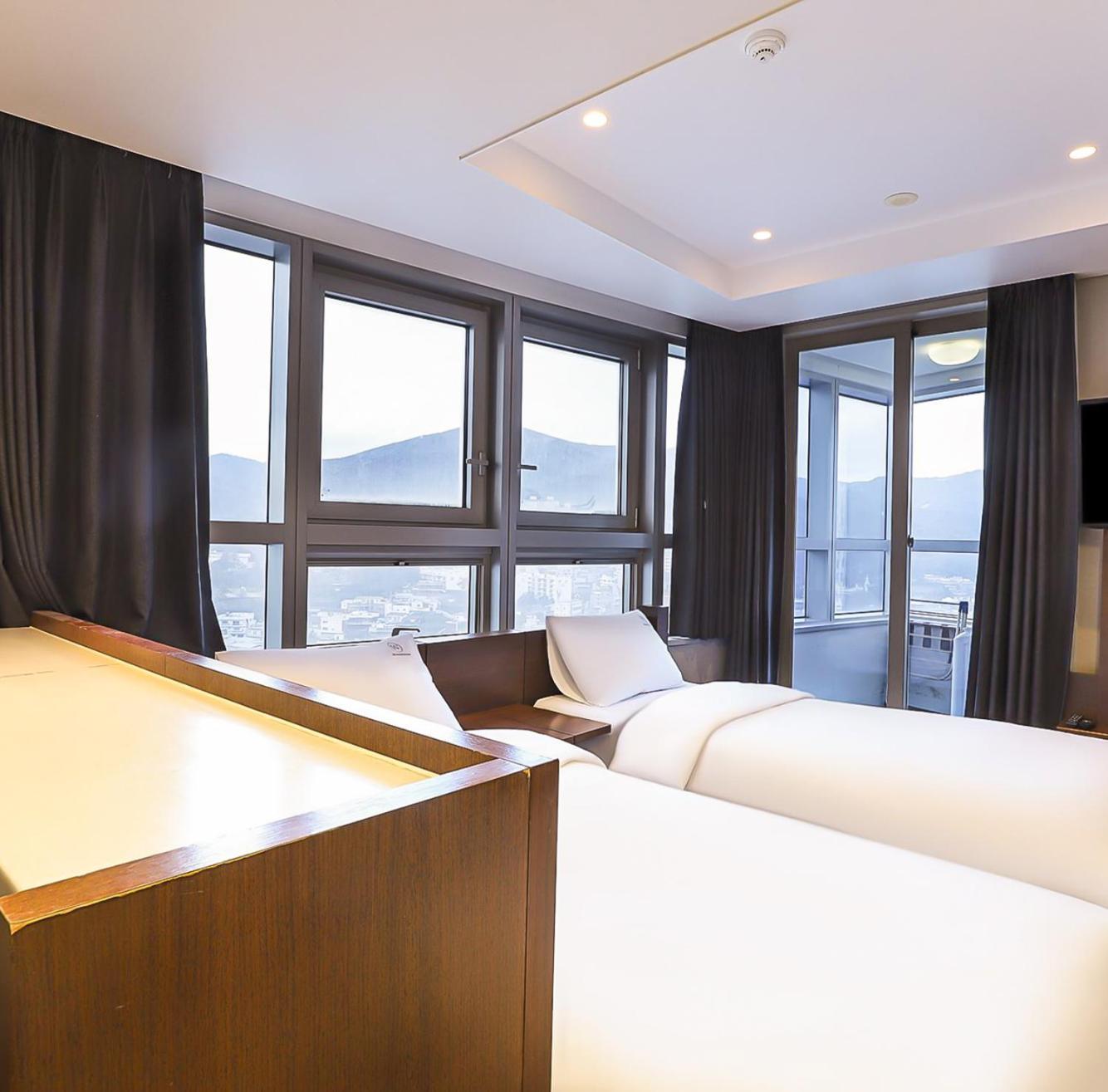 W Residence Hotel Busan Exteriör bild