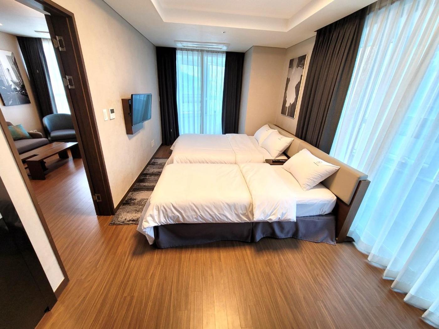 W Residence Hotel Busan Exteriör bild