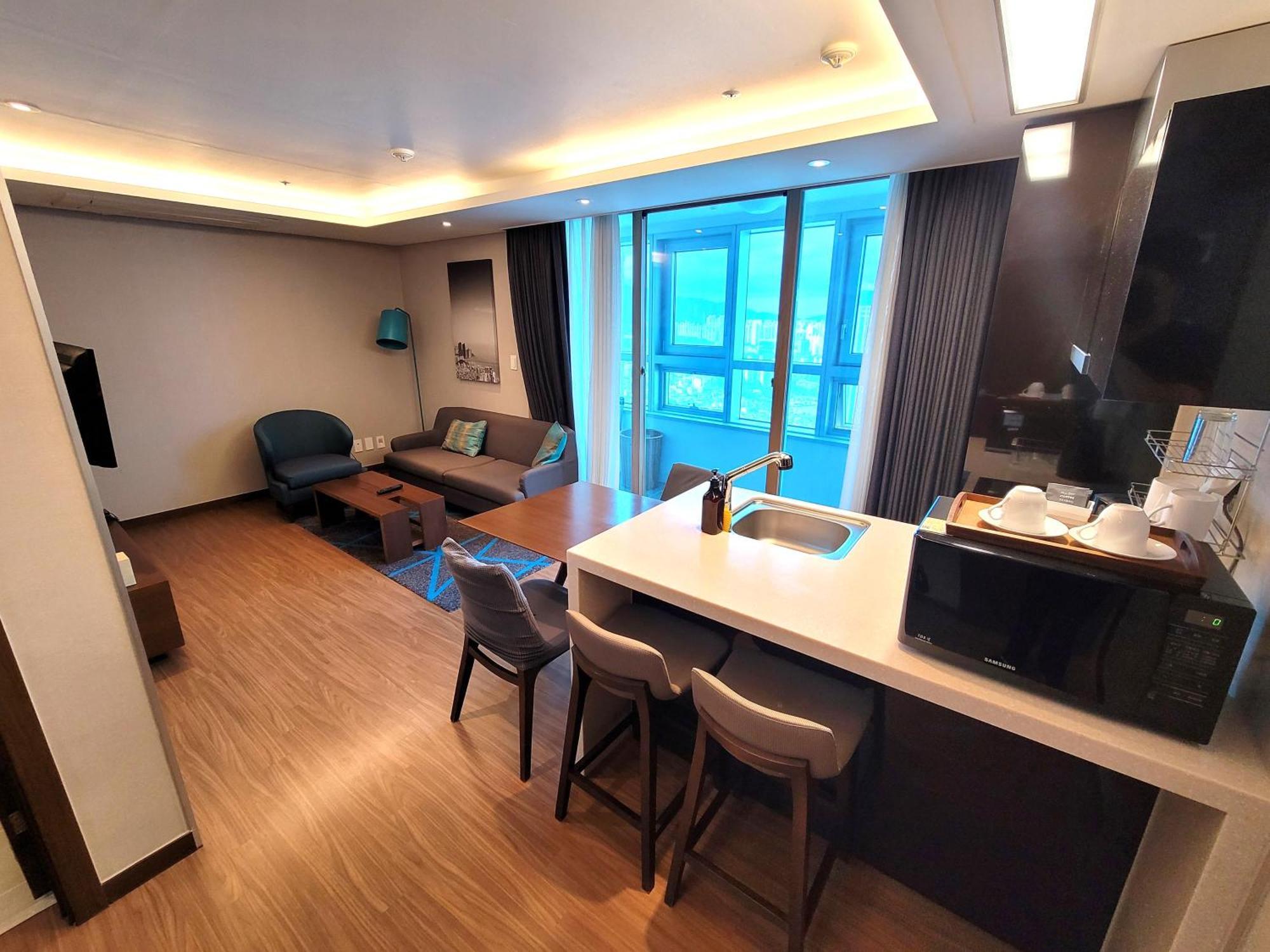 W Residence Hotel Busan Exteriör bild