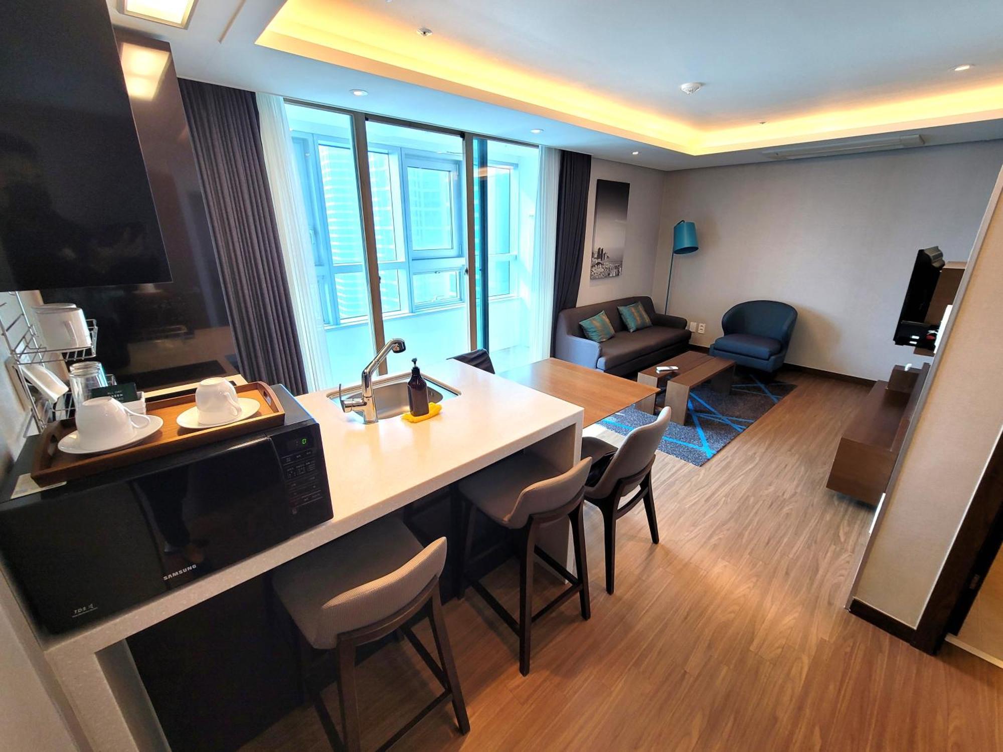 W Residence Hotel Busan Exteriör bild